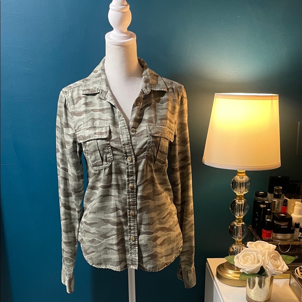 American Eagle Outfitters Green Camo Button-Down Shirt